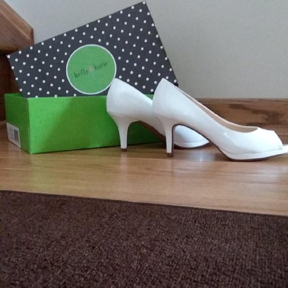 Heels - Picture 2 of 2